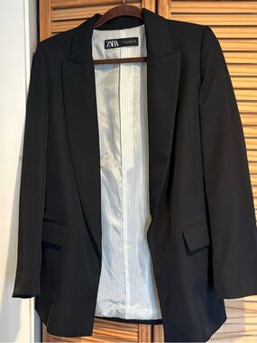 ZARA Woman’s Black Blazer - Classic Tailored Style xsmall business office work